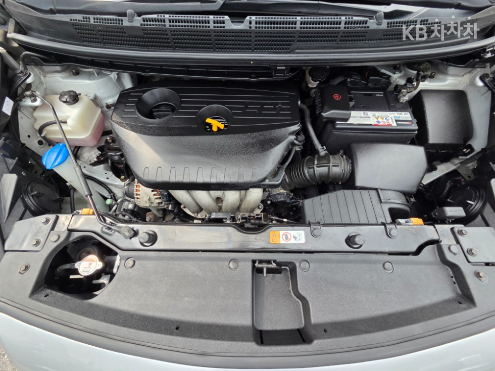 Kia Carens — miniaturë 6