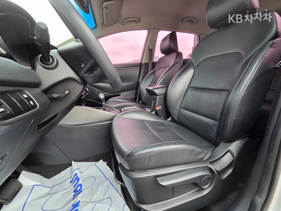 Kia Carens — miniaturë 11