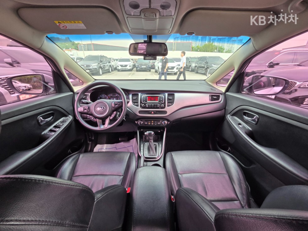 Kia Carens — miniaturë 15