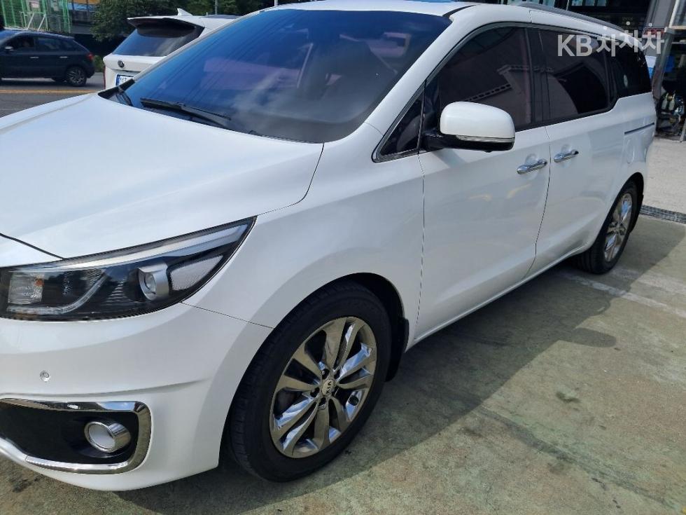 Kia Carnival — miniaturë 2