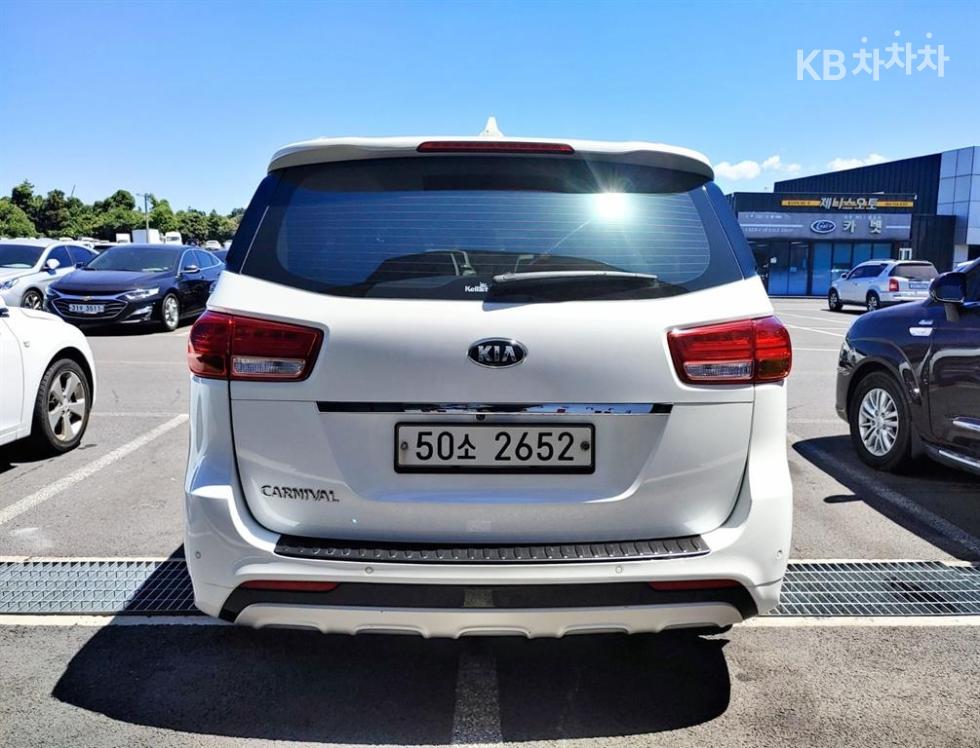 Kia Carnival — miniaturë 3