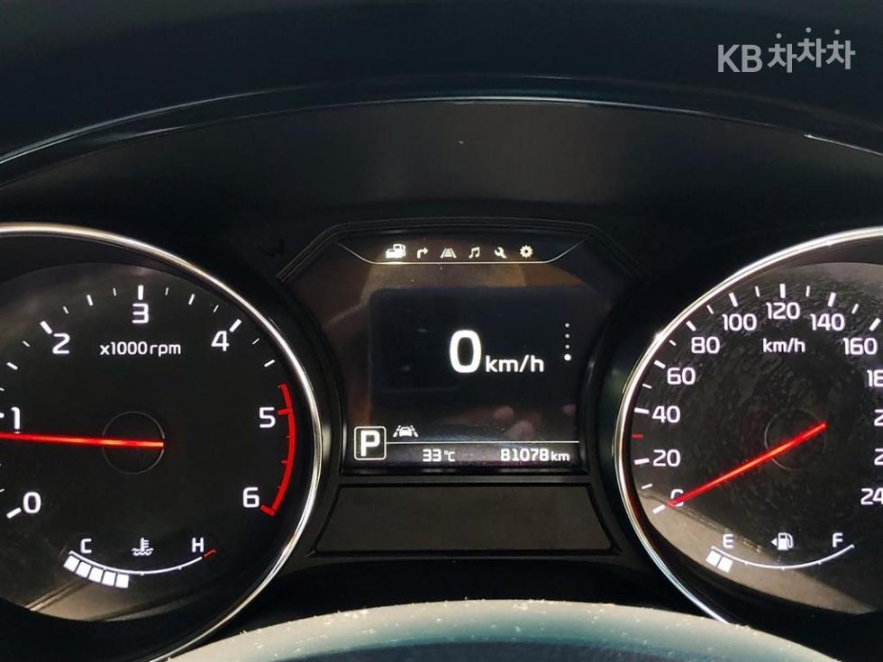 Kia Carnival — miniaturë 5