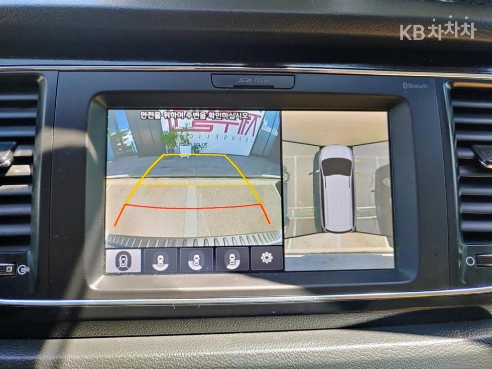 Kia Carnival — miniaturë 13