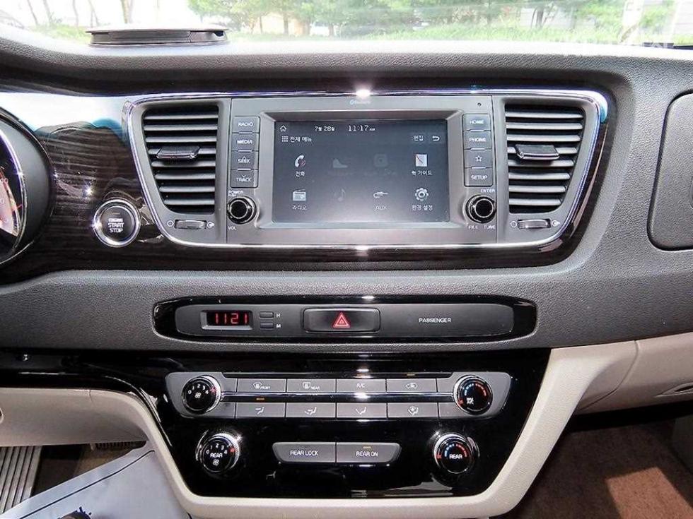 Kia Carnival — miniaturë 12