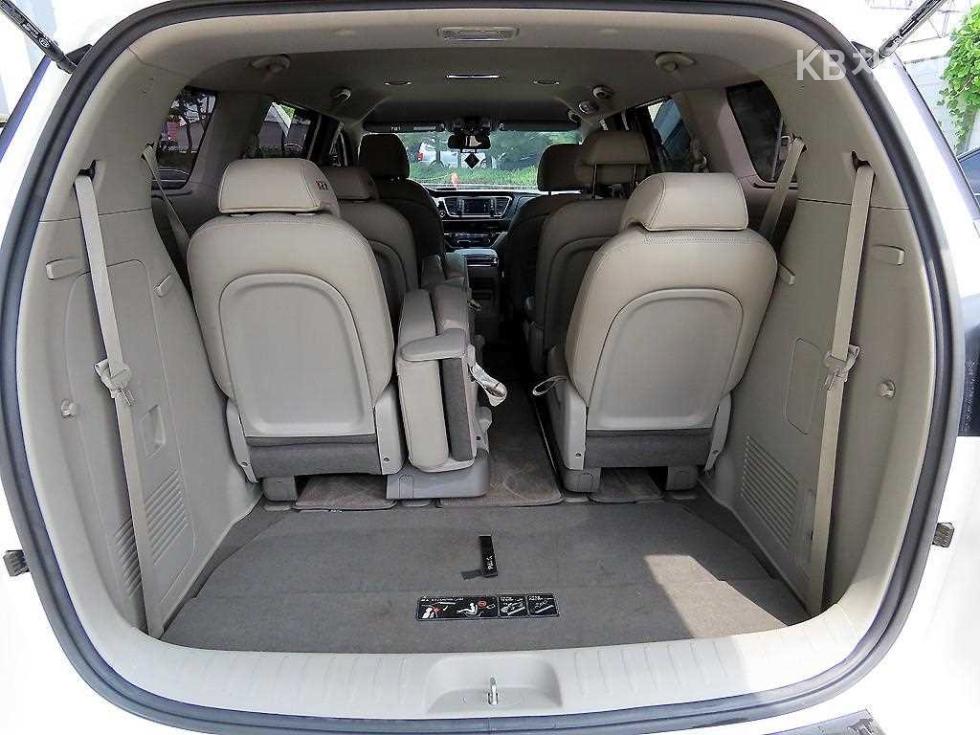 Kia Carnival — miniaturë 16