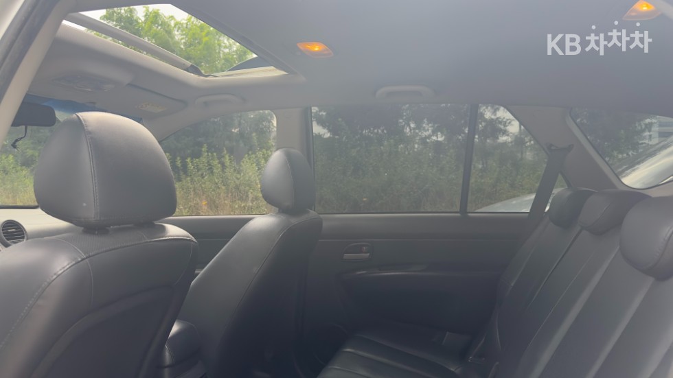 Kia Carens — miniaturë 8