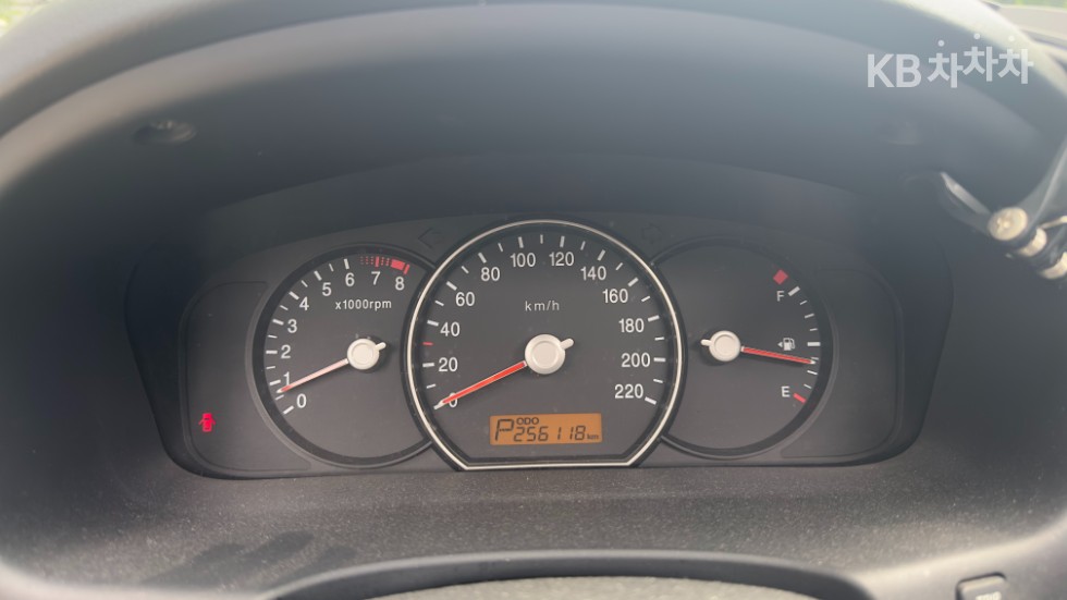 Kia Carens — miniaturë 10