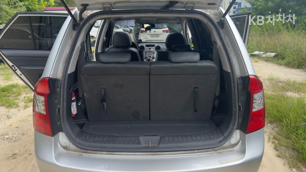 Kia Carens — miniaturë 17