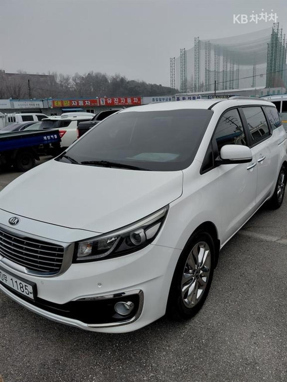 Kia Carnival — miniaturë 2