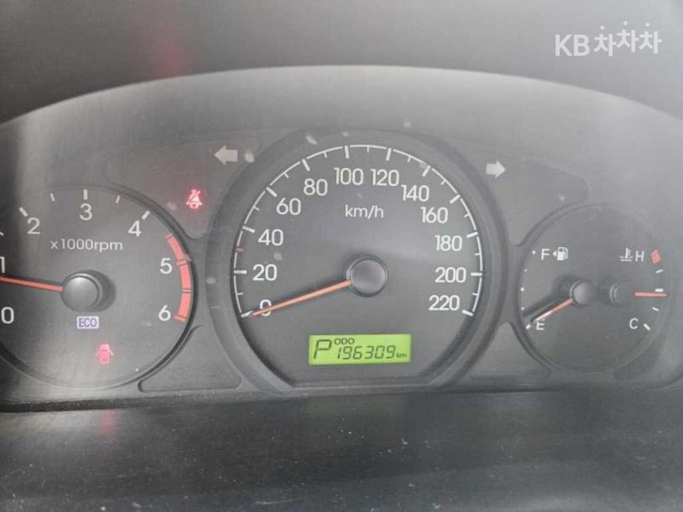 Hyundai Starex — miniaturë 8