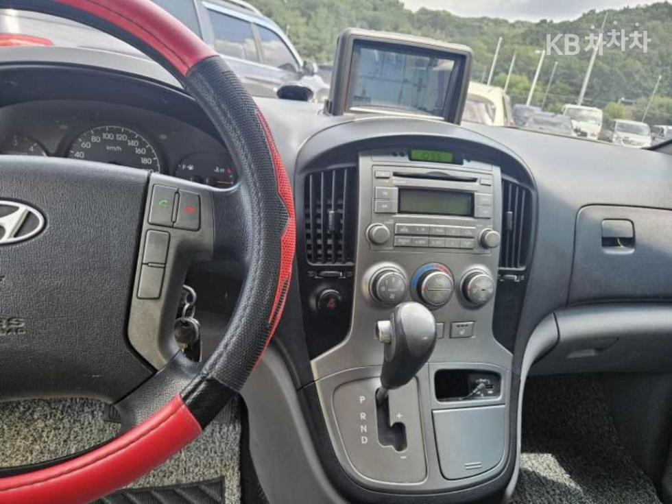 Hyundai Starex — miniaturë 9