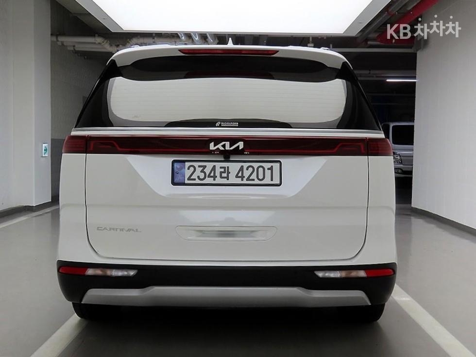 Kia Carnival — miniaturë 3
