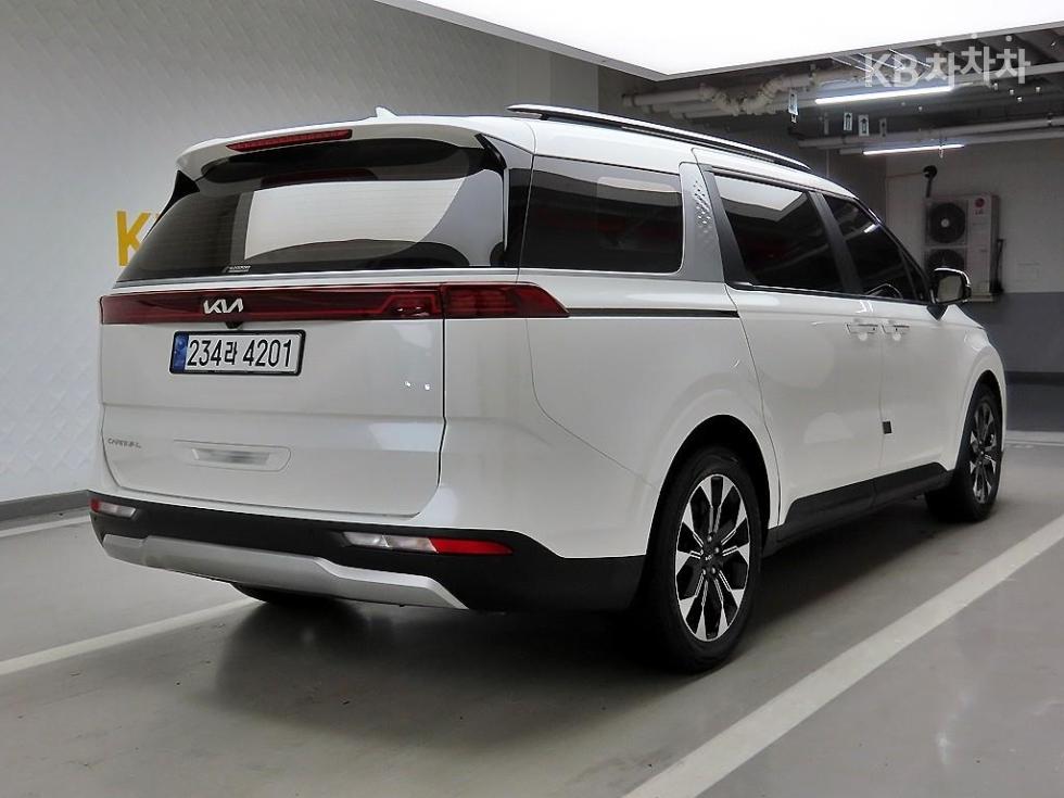 Kia Carnival — miniaturë 4