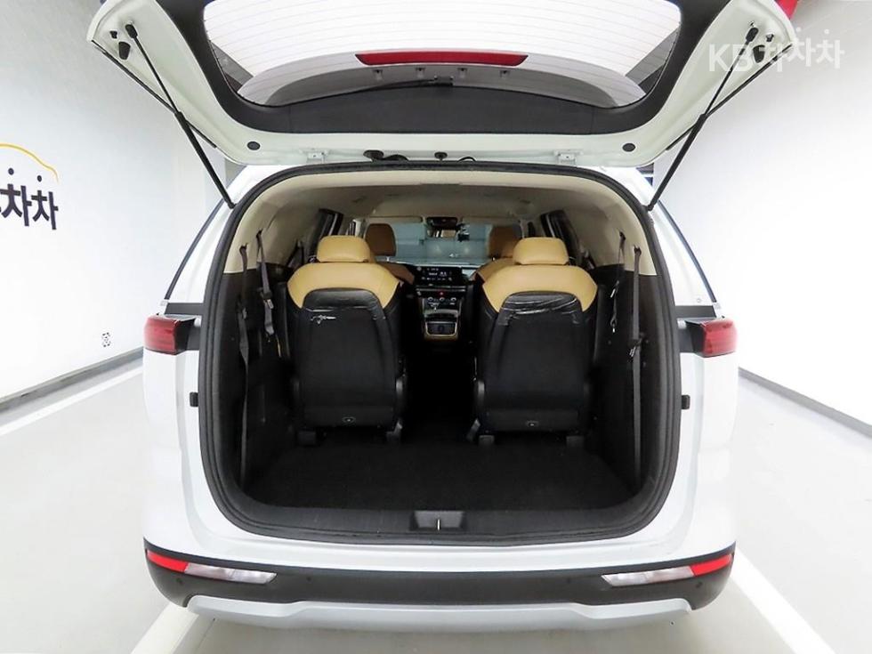 Kia Carnival — miniaturë 5
