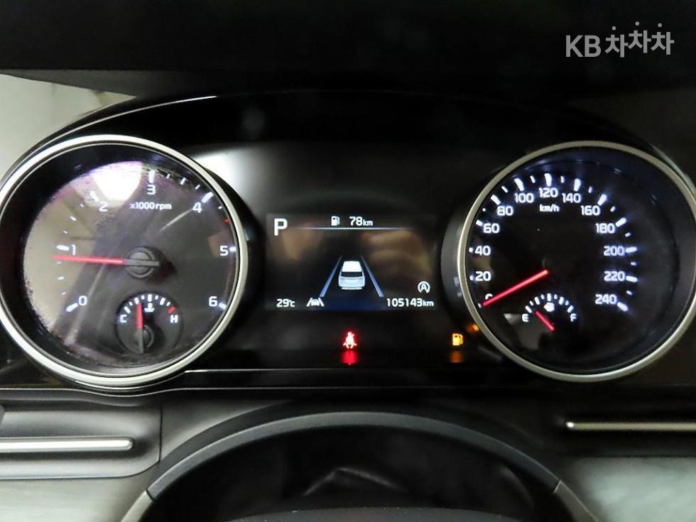 Kia Carnival — miniaturë 6