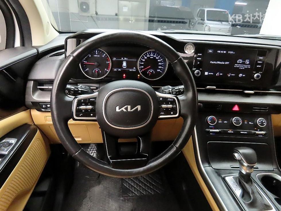 Kia Carnival — miniaturë 7