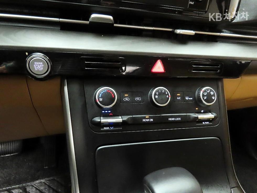 Kia Carnival — miniaturë 15
