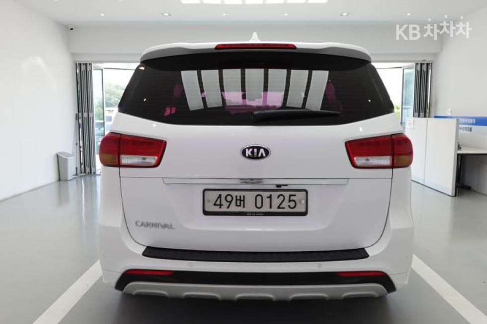 Kia Carnival — miniaturë 3