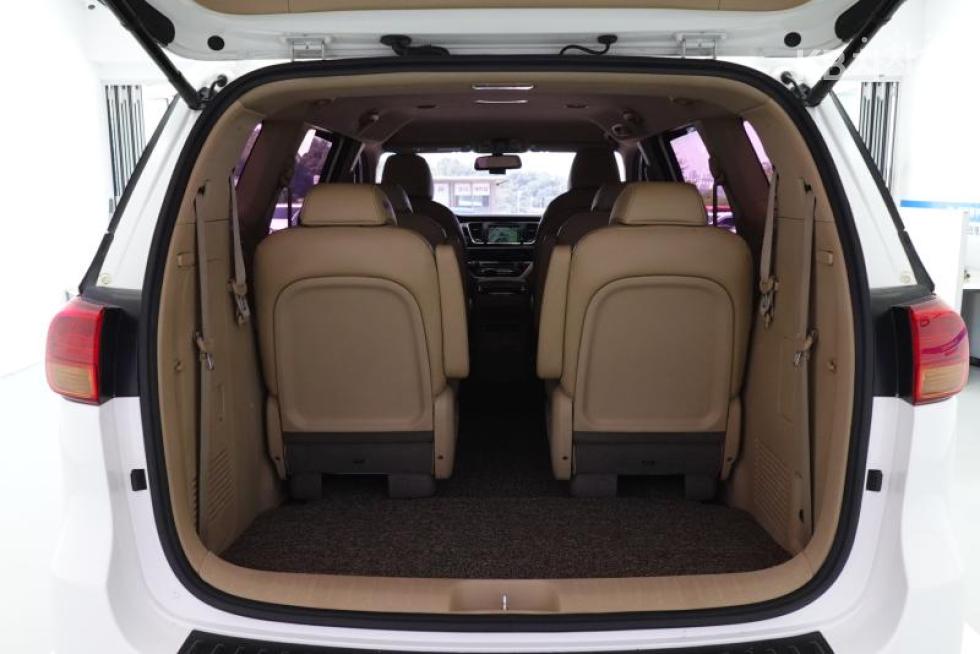 Kia Carnival — miniaturë 7