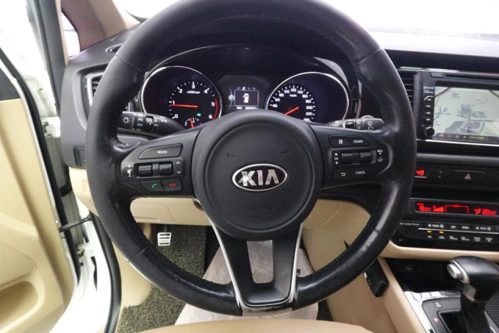 Kia Carnival — miniaturë 18