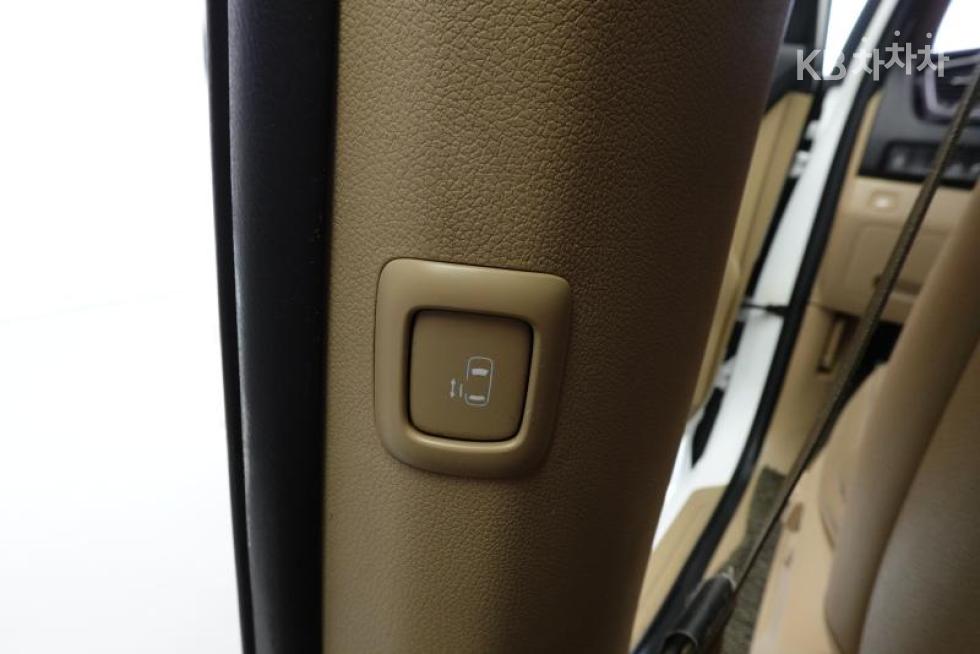 Kia Carnival — miniaturë 22