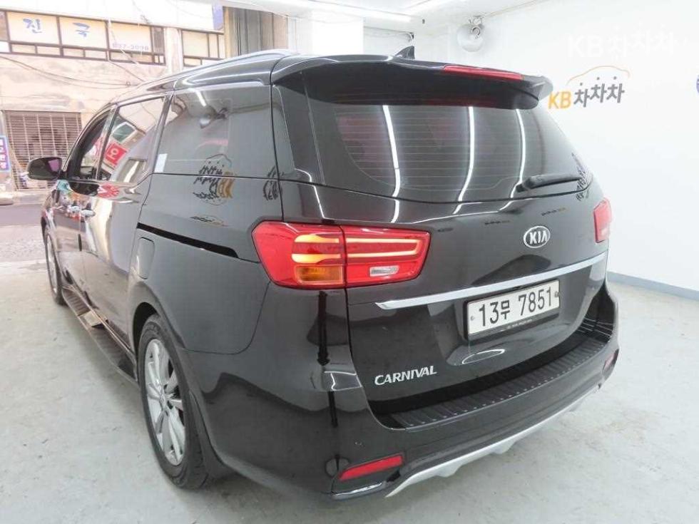 Kia Carnival — miniaturë 4