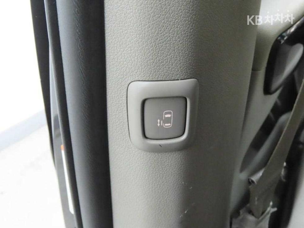Kia Carnival — miniaturë 13