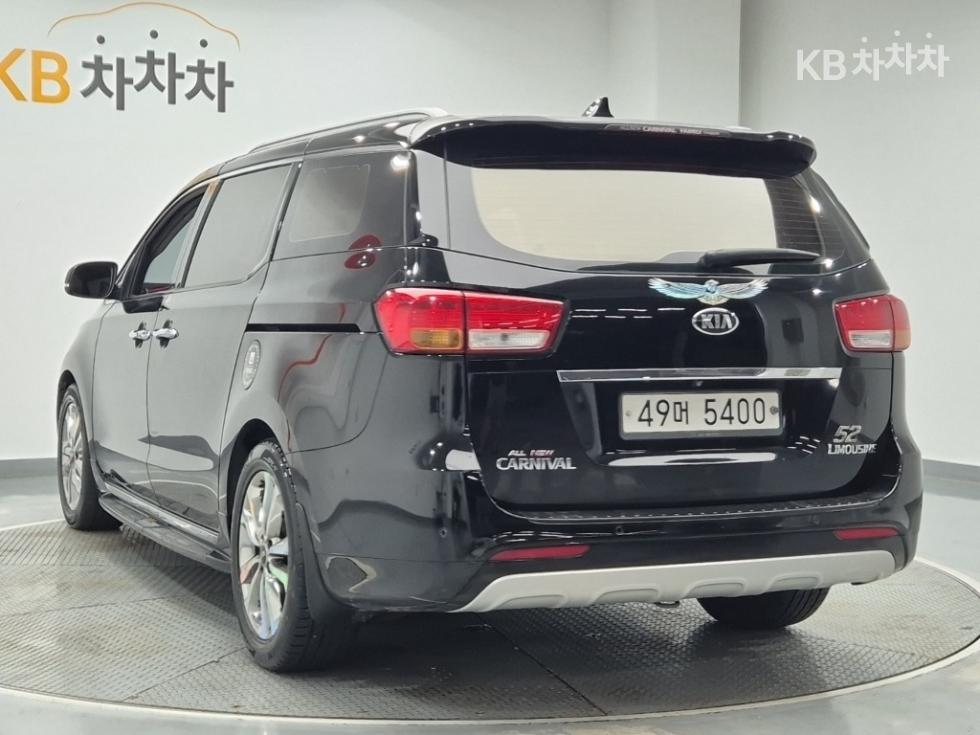 Kia Carnival — miniaturë 2
