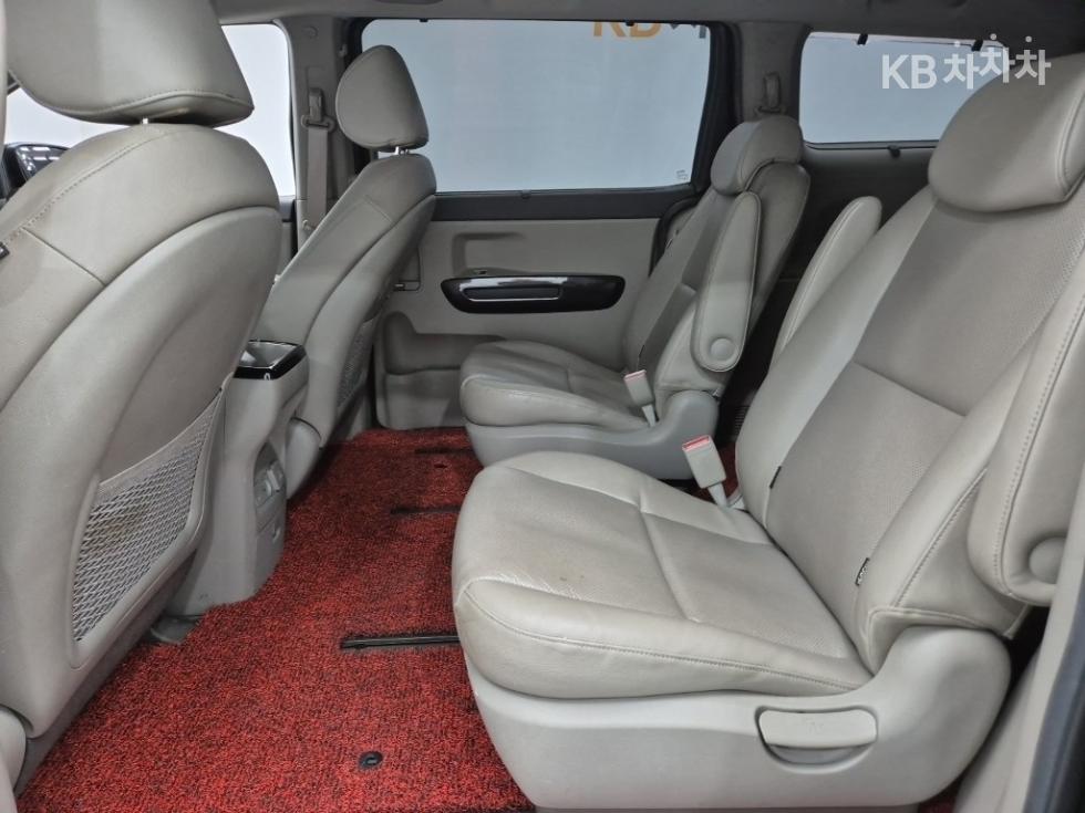 Kia Carnival — miniaturë 12