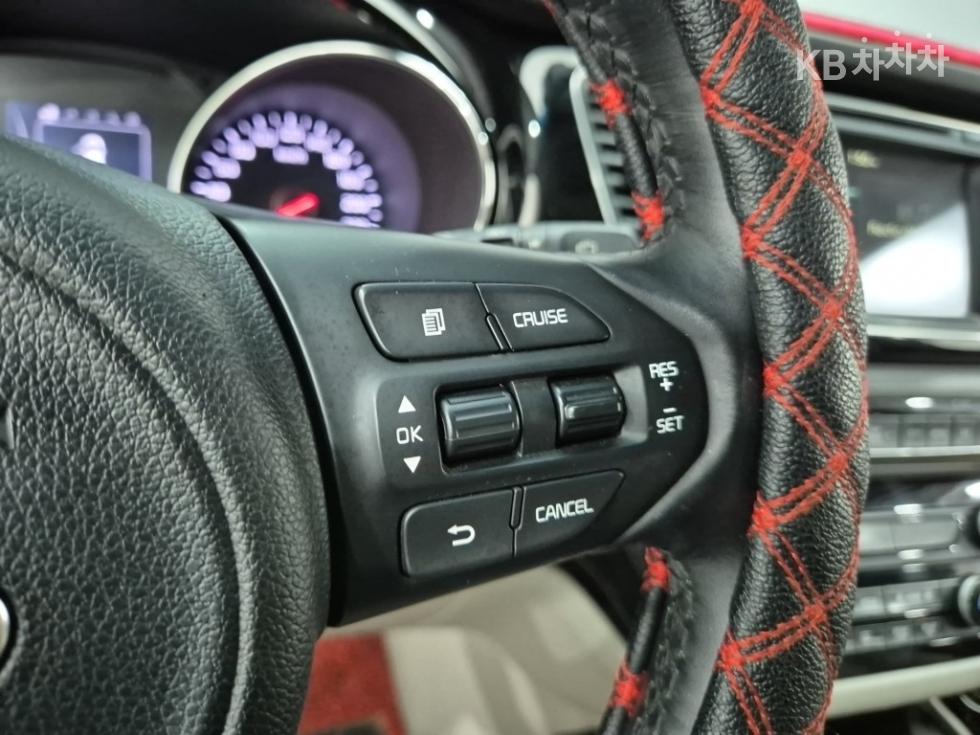 Kia Carnival — miniaturë 15