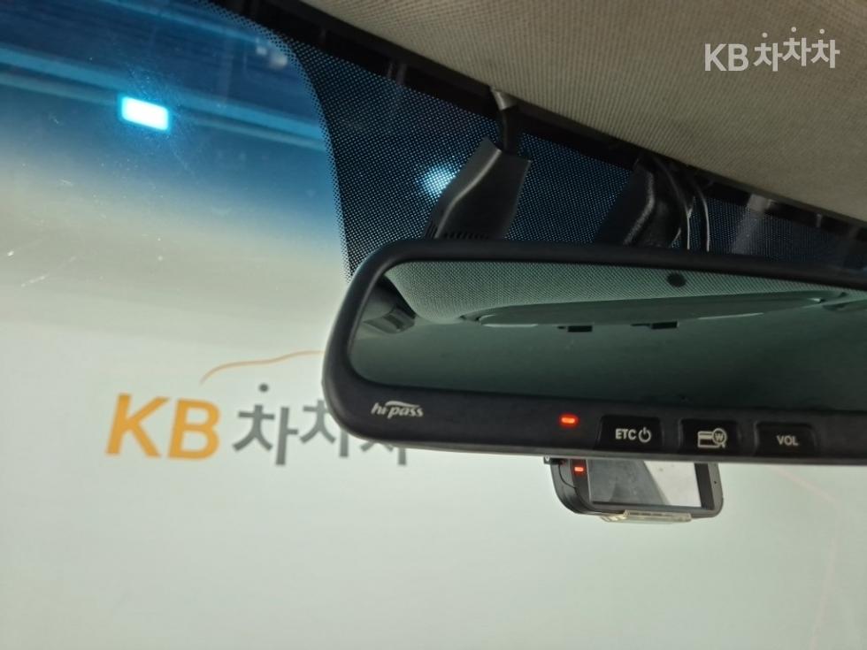 Kia Carnival — miniaturë 16