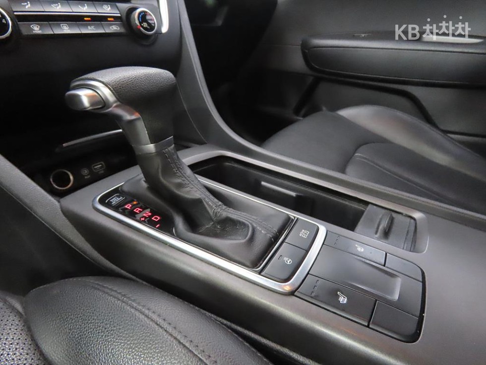 Kia K5 — miniaturë 11