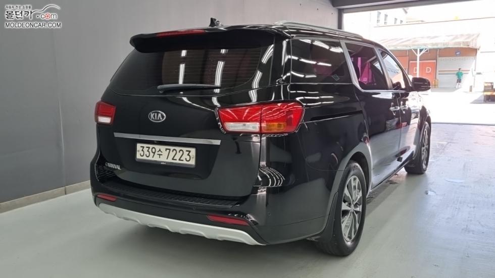 Kia Carnival — miniaturë 2