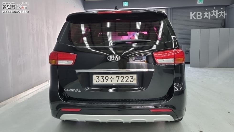 Kia Carnival — miniaturë 4