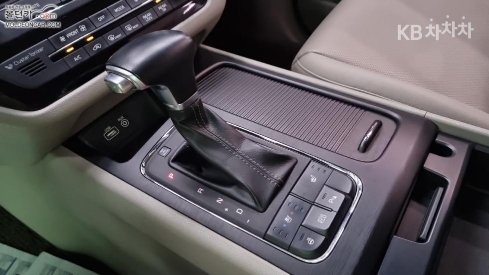 Kia Carnival — miniaturë 14