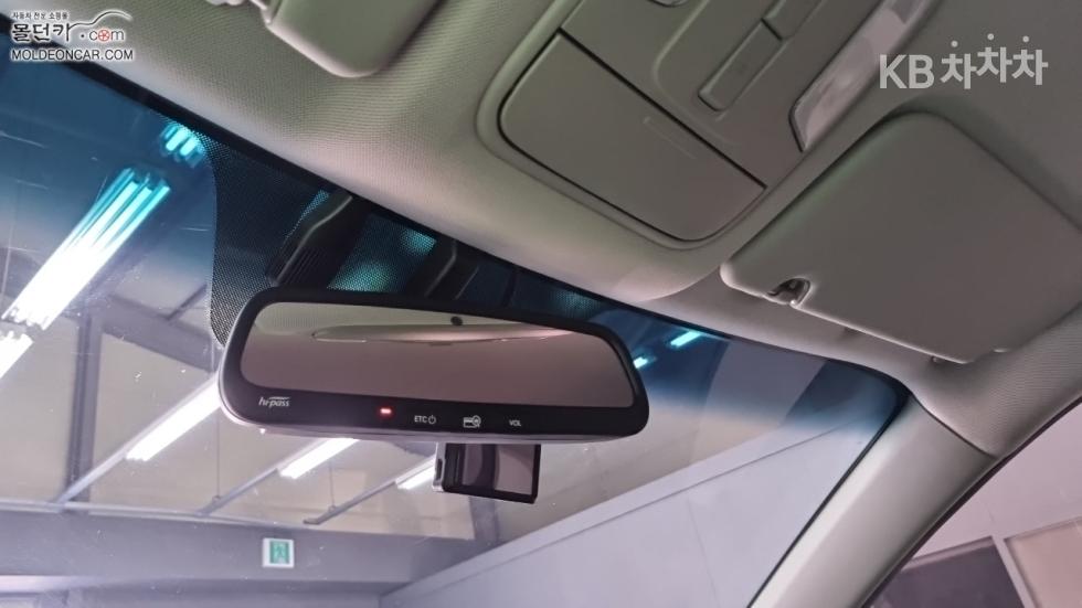 Kia Carnival — miniaturë 15