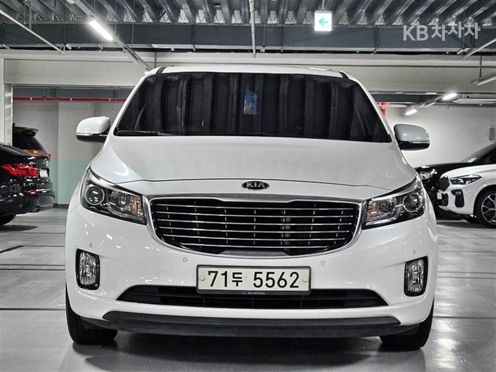 Kia Carnival — miniaturë 2