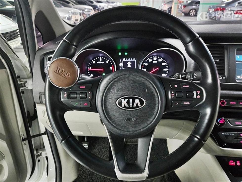 Kia Carnival — miniaturë 12