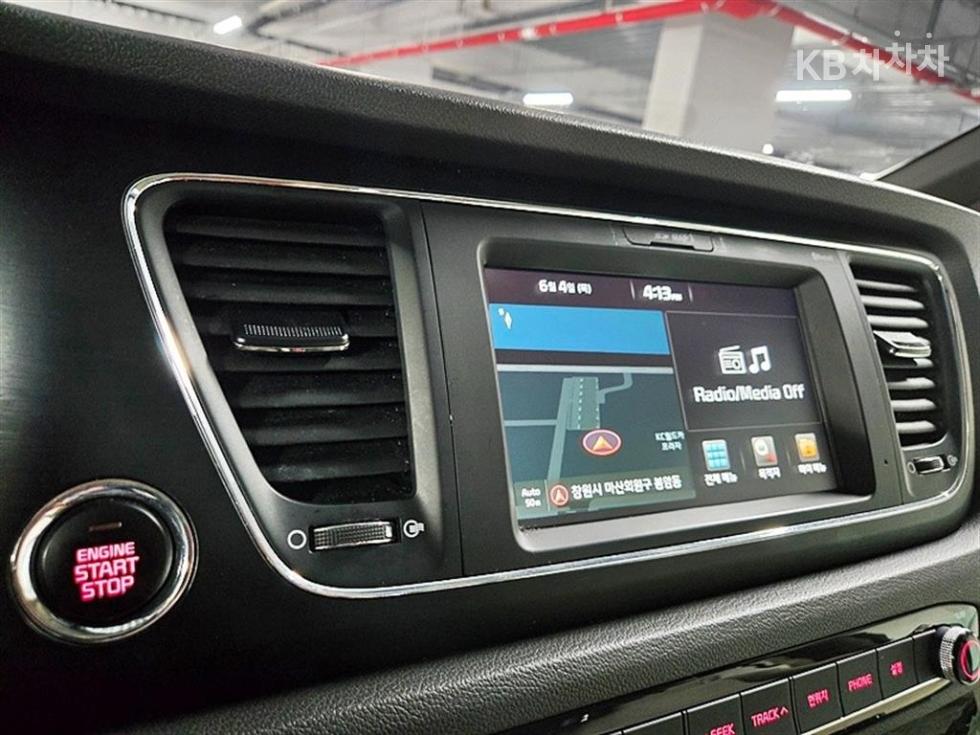 Kia Carnival — miniaturë 15