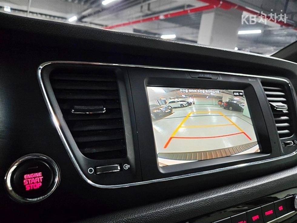 Kia Carnival — miniaturë 16