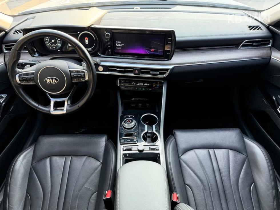 Kia K5 — miniaturë 8