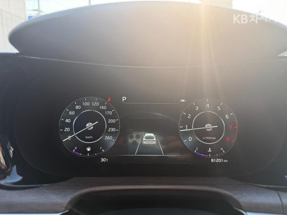 Kia K5 — miniaturë 9