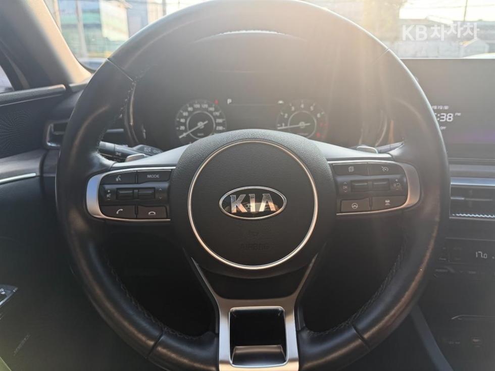 Kia K5 — miniaturë 10