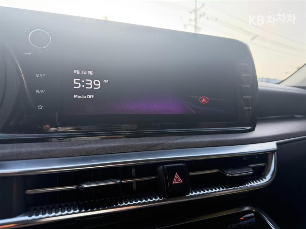 Kia K5 — miniaturë 11