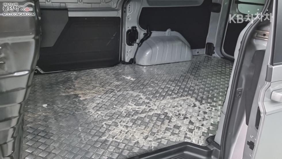Hyundai Staria — miniaturë 10