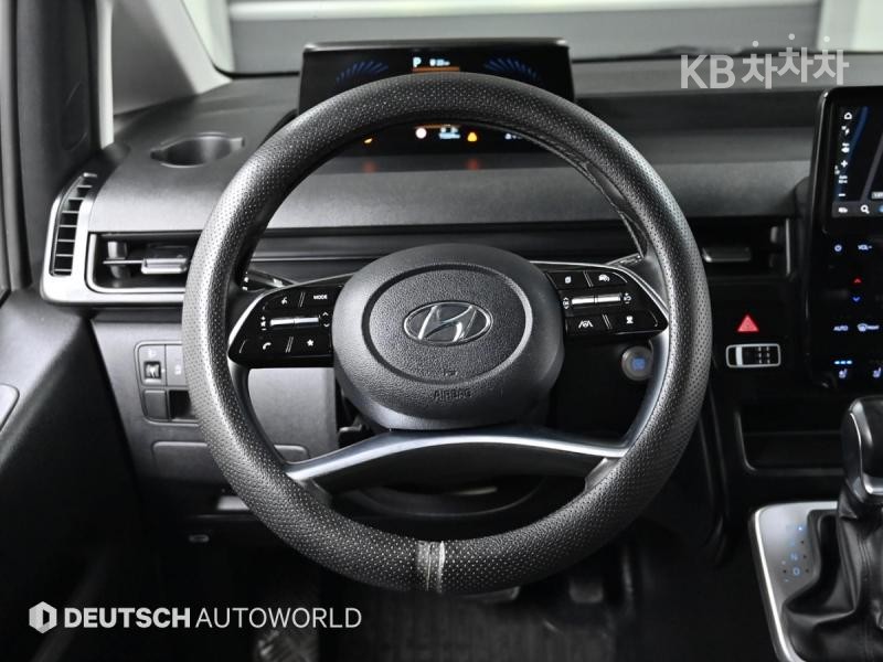 Hyundai Staria — miniaturë 13