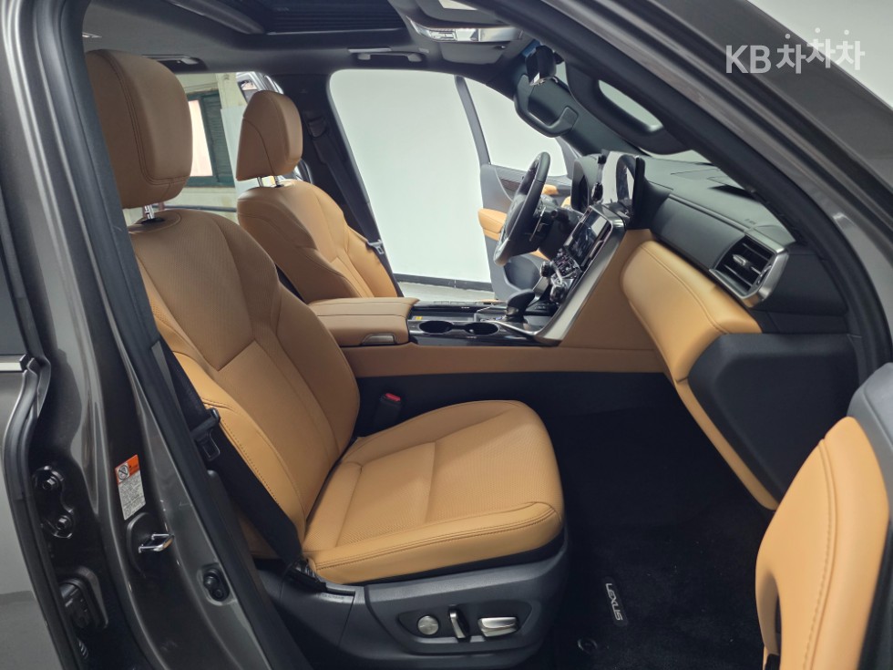 Lexus LX — miniaturë 11