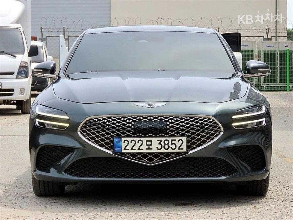 Genesis G70
