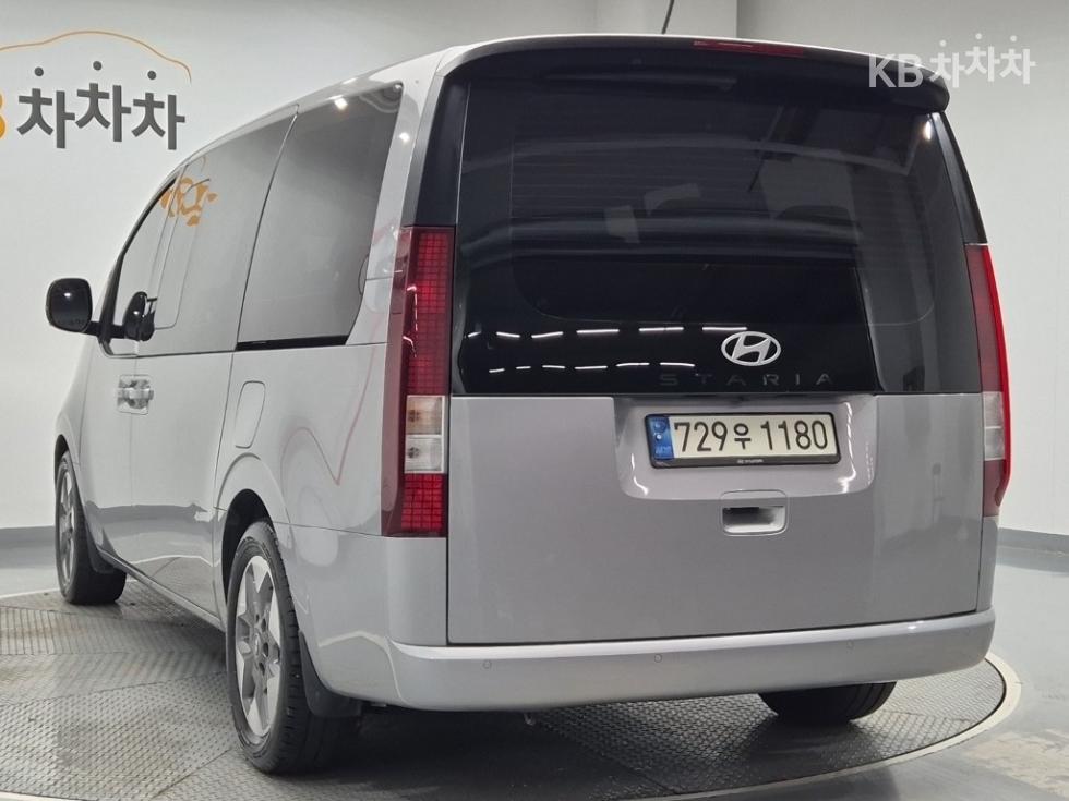 Hyundai Staria, 2022, фотография 2