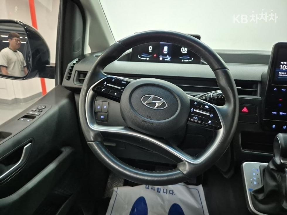 Hyundai Staria, 2022, фотография 9
